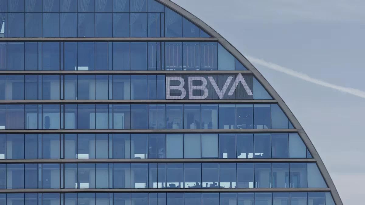 Image pour l'article BBVA révolutionne la banque espagnole : trading Bitcoin 24/7 directement dans l’app mobile