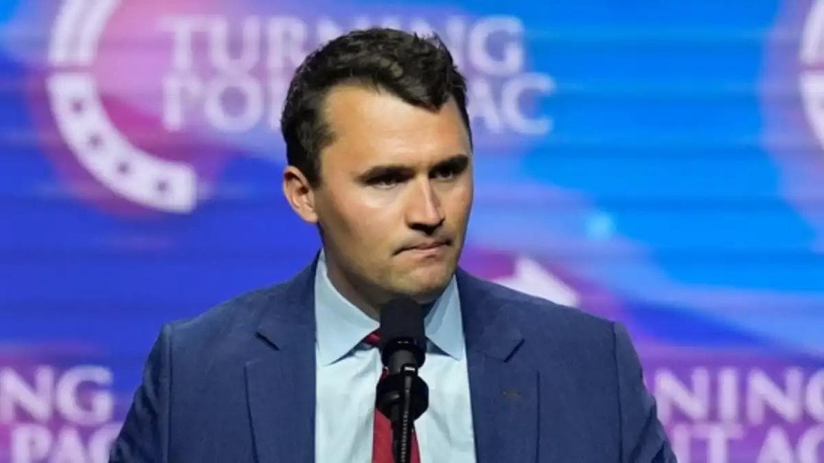 Image pour l'article Assassinat de Charlie Kirk : Comment sa Mort a Alimenté la Spéculation Crypto